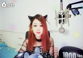 六间房美女主播♔熊熊✭直播间视频