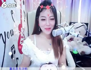 六间房甜美女主播入戏太深ღ莫凡