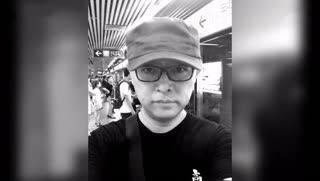 孟非挤地铁晒自拍 升职当领导仍平民出行