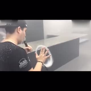 这样的抽烟也是炫酷到没谁了