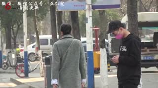 震惊！！！开法拉利的小伙竟然让美女在大街上做这种事…