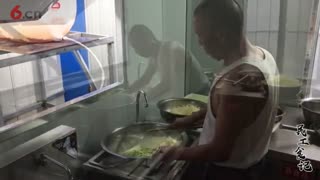 民工食堂：这么干净专业的工地食堂，工人们肯定卖力干活啊！