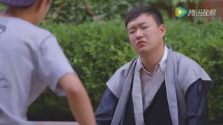 小娘们都笑哭了