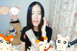 躲在你看却看不见的罅隙中~我还在《隐身守候》~