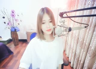 气质美妞柔情开唱~超有感觉