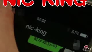 王菲候机室主动亲霆锋 被曝将在京买房