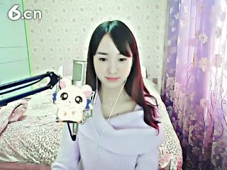 六间房性感主播╰&hearts;小鹿乱撞？互动直播中