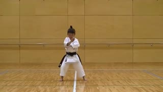 日本7岁女孩获空手道黑带 惊人表现让人战栗