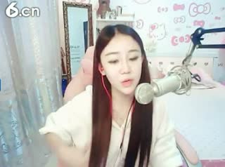 六间房美女主播丽达。深情演唱
