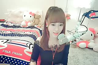 在天的另一头留一条彩虹~把所有记忆全部带走~