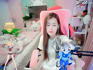 《我这个你不爱的人》~你又何必来敲打我不安的心门