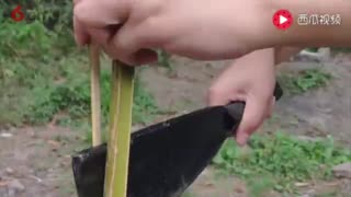 这样烤猪皮吃，你见过吗？我看了口水直流！