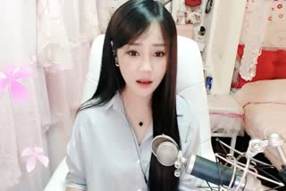 我是一条《寻水的鱼》~我轻轻跳进你的怀里~