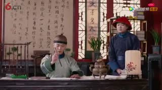 一个喷嚏坏了主人的写字气氛，感康赶紧贴起来