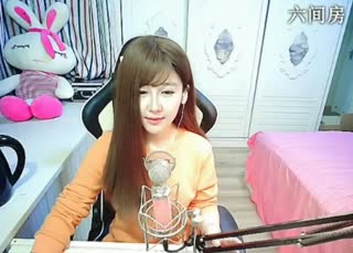 六间房美女主播久美。互动直播