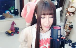 朝阳美女送你一颗《红山果》