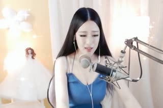 我走遍了几条热闹的街~只为寻找你喜欢的《生日礼物》