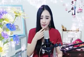 甜美静儿翻唱《我的唇吻不到我爱的人》~