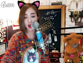 六间房呆萌女主播Ⅶゞ★嘉嘉总是饿互动直播中