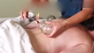 美国人第一次体验拔火罐 这酸爽的感觉分分钟虐哭歪果仁！