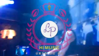 国内知名女DMC5277yoyo现场酒吧视频