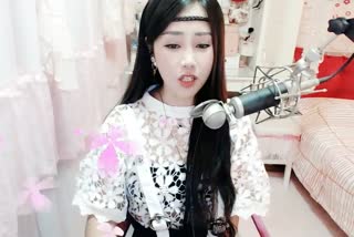 一朵雪花一朵梦境~一一捧在《手掌心》~