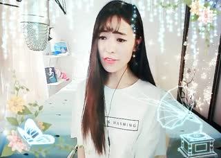 甜美妹子翻唱《秋天不回来》~很老的一首歌哦~