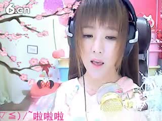 六间房美女主播小鱼儿秀唱有个傻瓜来爱你视频