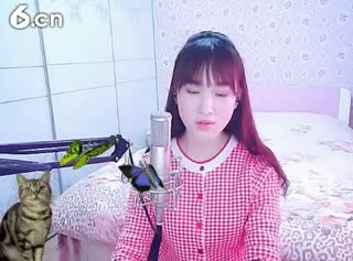 六间房美女主播╰♥小鹿乱撞？在线交友聊天