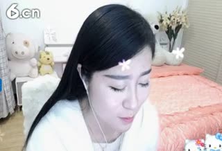 六间房性感主播贝儿互动直播中