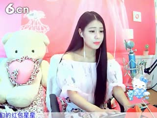 六间房美女主播哇~陈子琳秀唱视频