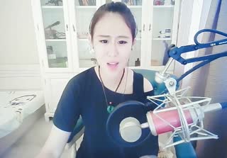 女主播一首DJ版《热情的沙漠》燃爆直播间~