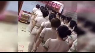 前方高能！一大波妹子集体喊口号