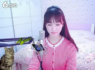 六间房秀场真人主播╰♥小鹿乱撞？秀唱视频